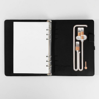 Ежедневник со встроенным зарядным устройством 8000 мАh и флешкой 16 ГБ &laquo;Лев&raquo;, 17,5 х 23,5 см