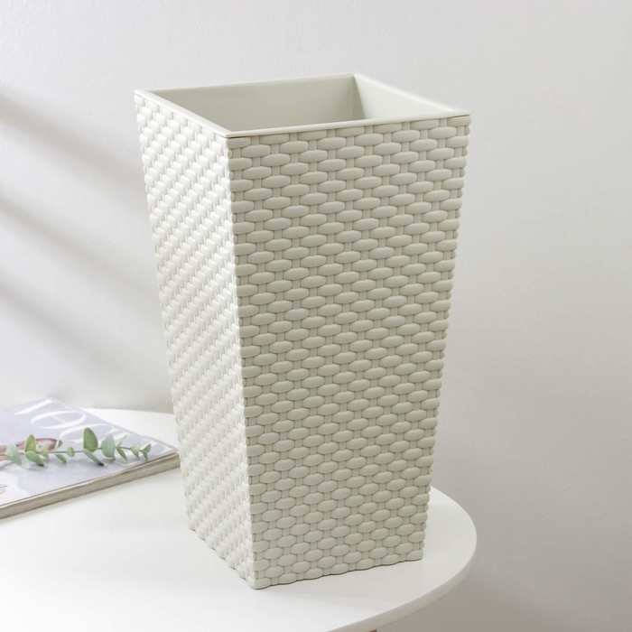 Кашпо для цветов со вставкой «Ротанг», вставка 4,9 л, цвет белый Кашпо для цветов со вставкой «Ротанг», вставка 4,9 л, цвет белый