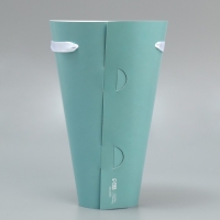 Пакет для цветов конусный круглый складной на лентах &laquo;Present&raquo;, 15 х 23.3 х 7.5 см