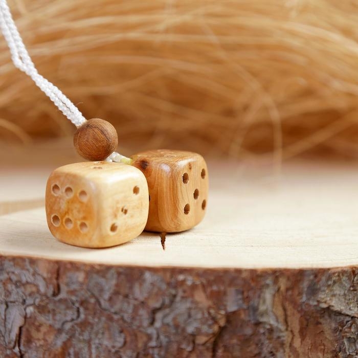 Подвеска в автомобиль &laquo;Кубики&raquo;, средние, 2-2,5 см, можжевельник