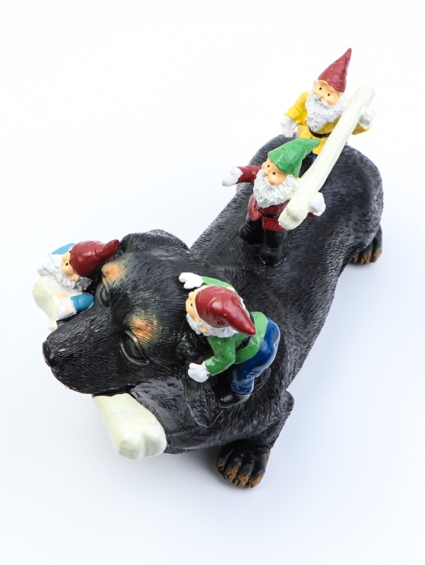 Садовая фигура "Такса с гномами" 20х9х15см