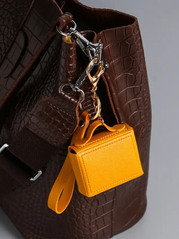 Брелок кожзам с карабином, с ремешком "Сумочка" жёлтый 6,2х2,5х7 см