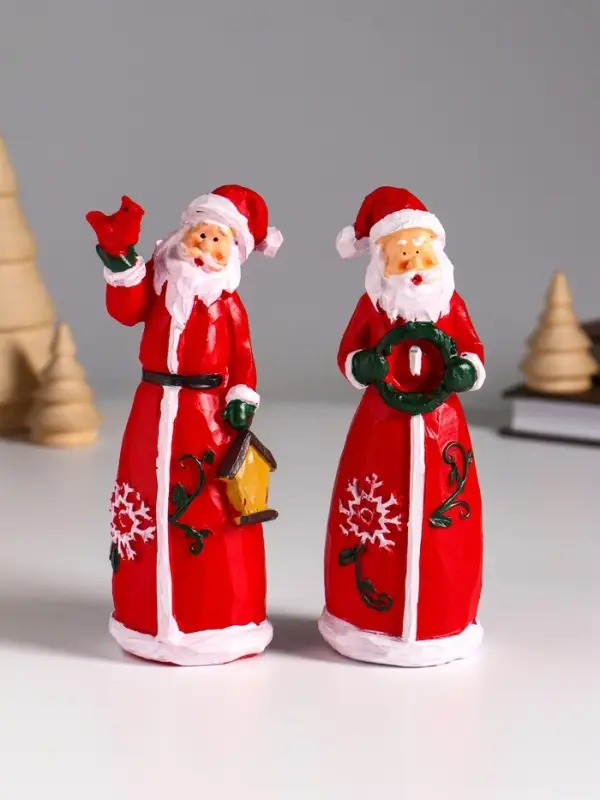 Сувенир полистоун "Дед Мороз в красном кафтане с венком/домиком" МИКС 5х4,5х14 см