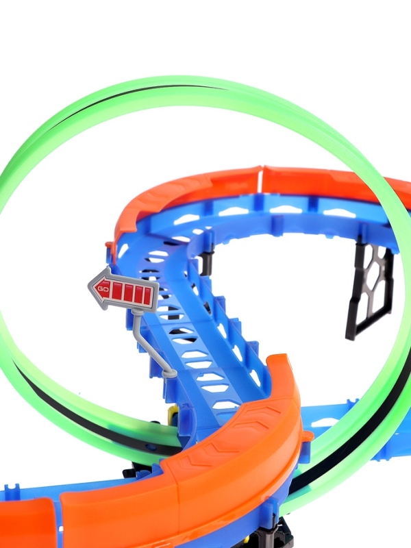 Автотрек &laquo;Стремительный мир&raquo;, радиоуправление, 2 машинки, мёртвая петля, свет