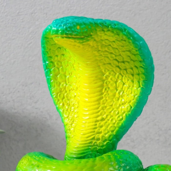 Копилка"КОБРА НА СУНДУКЕ "  20 х 17 х 12 см.