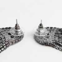 Серьги висячие со стразами &laquo;Рассвет&raquo; цветочный, цвет изумрудно-белый в золоте, 12,5см