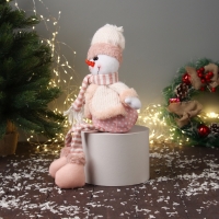 Мягкая игрушка "Снеговик с полосатыми длинными ножками" 43х18 см, бело-розовый Мягкая игрушка "Снеговик с полосатыми длинными ножками" 43х18 см, бело-розовый