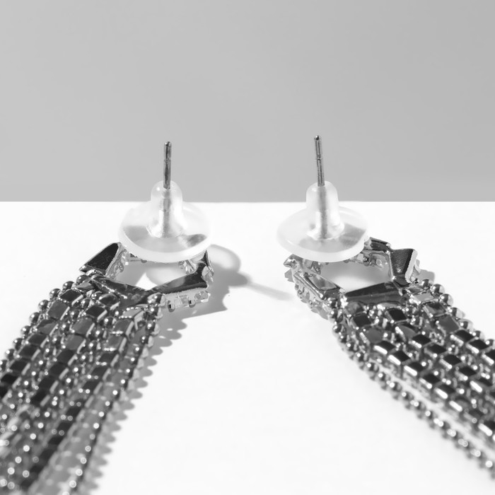 Серьги висячие со стразами &laquo;Голливуд&raquo; кольца из прямоугольников, цвет белый в серебре, 19,5 см