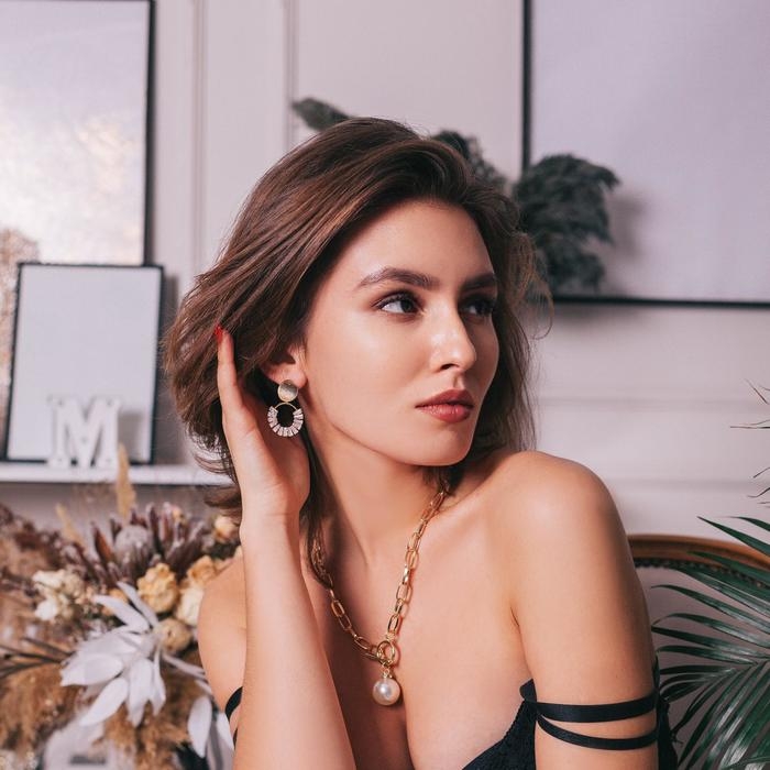 Серьги со стразами &laquo;Вспышка&raquo; круг, цвет белый в золоте