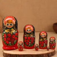 Матрёшка &laquo;Ягодка&raquo;, черный платок, 7-кукольная, 22 см