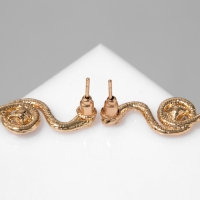 Новый год! Символ года 2025! Серьги со стразами &laquo;Змея&raquo; завиток, цвет зелёный в золоте