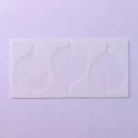 Форма для шоколада &laquo;Тополиный лист&raquo;, силикон, 3 ячейки, 23&times;11&times;0,3 см, цвет белый