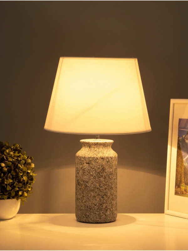 Настольная лампа "Хиро" 1х15Вт Е14 черный/белый 28х28х44см