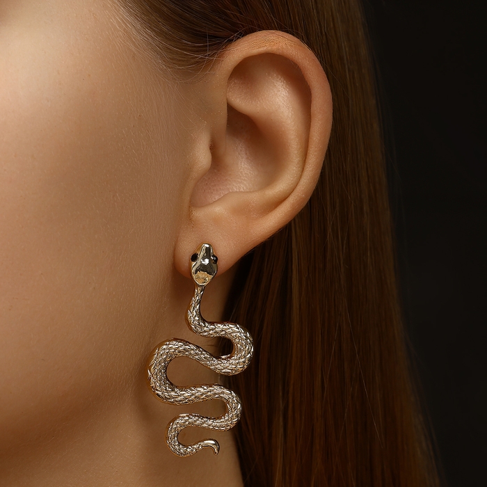 Новый год! Символ года 2025! Серьги металл &laquo;Змея&raquo; пламенное желание мини, цвет белый в золоте