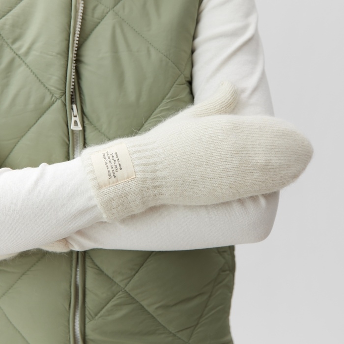 Варежки женские MIST с шерстью кролика, р-р 22 см, цв. молочный Варежки женские MIST с шерстью кролика, р-р 22 см, цв. молочный