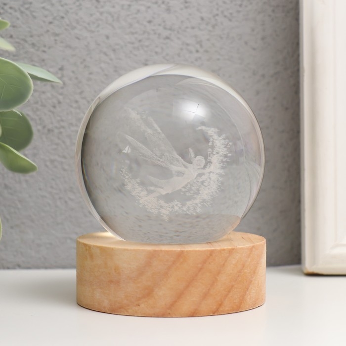 Сувенир стекло подсветка "Фея" d=6 см подставка дерево, USB 6,5х6,5х7,5 см