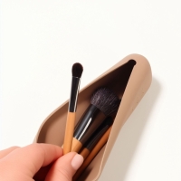 Футляр д/кистей 20*5*2см силикон бежевый пакет QF Футляр д/кистей 20*5*2см силикон бежевый пакет QF