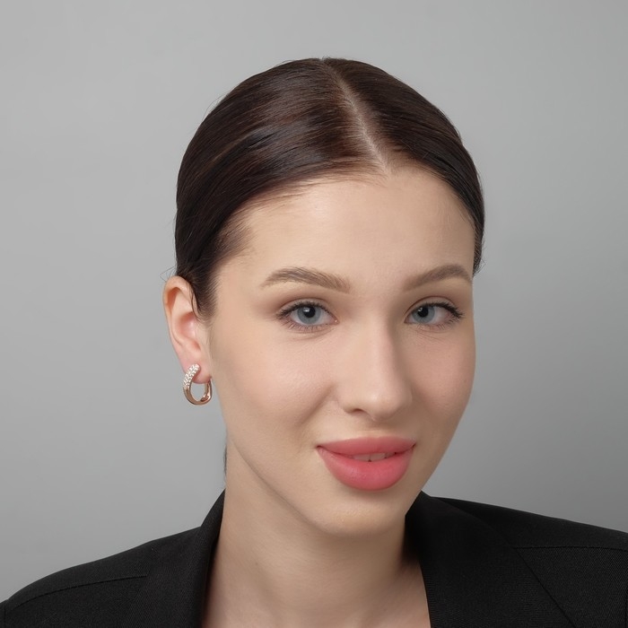 Серьги со стразами «Магия» завиток, цвет белый в золоте Серьги со стразами «Магия» завиток, цвет белый в золоте