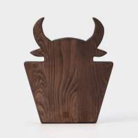 Доска для подачи блюд Wild Kitchen &laquo;Бык&raquo;, 32,5&times;27,5&times;2,5 см, тёмный бук