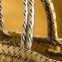 Сумка плетёная пластиковая 30х15х35 см, цв. чёрный, бежевый, белый