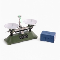 Весы лабораторные, с набором гирь 200 г. Весы лабораторные, с набором гирь 200 г.