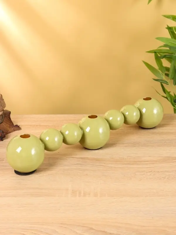 Подсвечник на 3 свечи &laquo;Бусы&raquo;, с 7 сферами, 44&times;8&times;8 см, оливковый