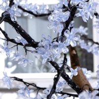 Светодиодное дерево «Сакура» 1.8 м, 768 LED, постоянное свечение, 220 В, свечение белое Светодиодное дерево «Сакура» 1.8 м, 768 LED, постоянное свечение, 220 В, свечение белое