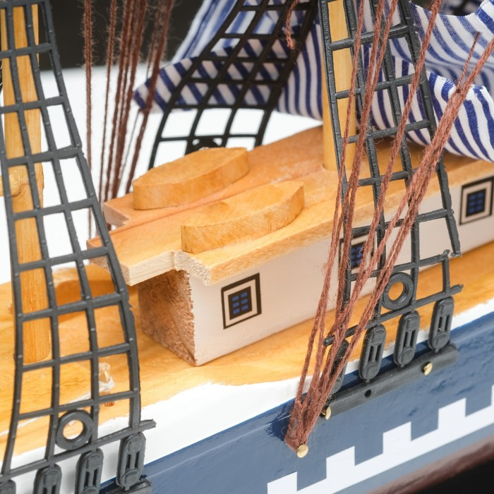 Корабль сувенирный средний &laquo;Всадник&raquo;, паруса синие, микс, 43х8,5х39 см