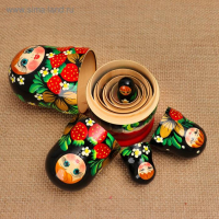 Матрёшка &laquo;Земляничка&raquo;, красное платье, 5 кукольная, 15 см