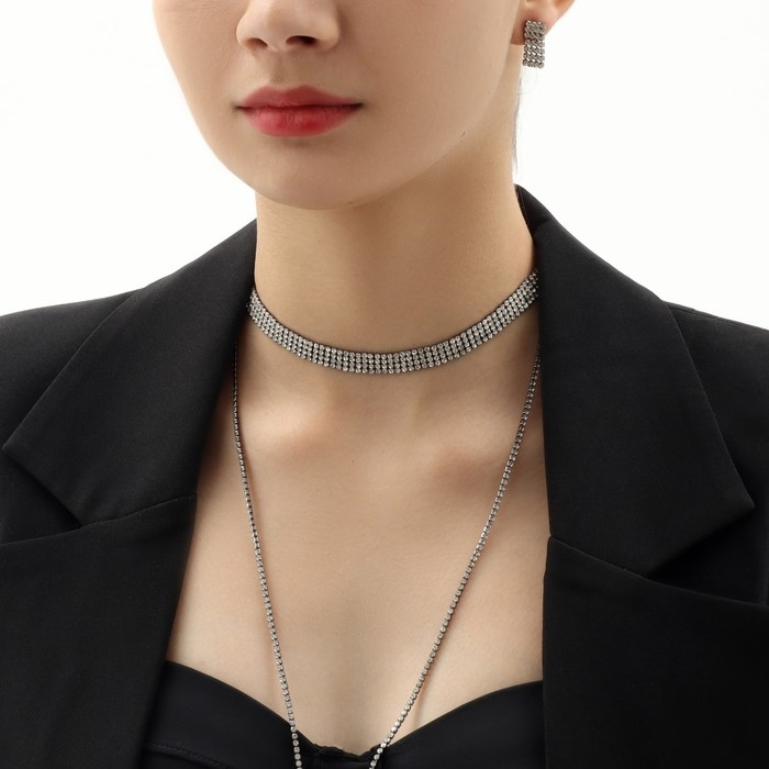 Набор 2 предмета: серьги, чокер &laquo;Лёд&raquo; 4 ряда, цвет белый в сером металле, 44,5 см