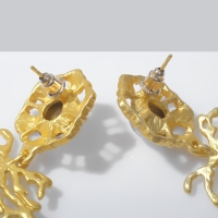 Серьги висячие со стразами &laquo;Цветение&raquo; сказочное, цветные в золоте, 7 см