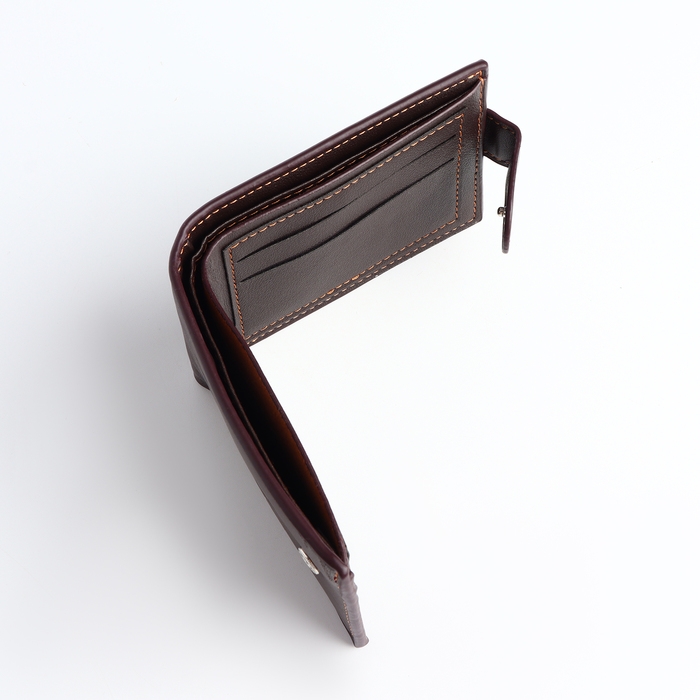 Портмоне мужское на кнопке, отдел для карт, монет, цвет коричневый Портмоне мужское на кнопке, отдел для карт, монет, цвет коричневый