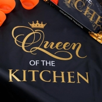Набор &laquo;Queen of the kitchen&raquo; кухонный фартук 50см х 70см и формы для выпечки