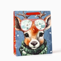 Пакет подарочный новогодний ламинированный &laquo;Оленёнок&raquo;, конгрев, M 30 х 26 х 9 см, Новый год