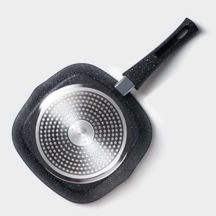 Сковорода гриль квадратная Magistro Dark, 24&times;24 см, ручка съёмная soft-touch, антипригарное покрытие, индукция, цвет чёрный