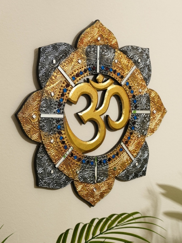 Панно резное МДФ Панно резное МДФ "ОМ", 40х40х0,6 см, золотое основание