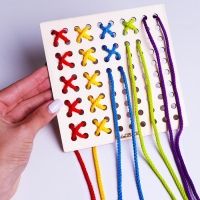 Шнуровка Монтессори &laquo;Квадрат&raquo;