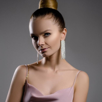 Серьги висячие со стразами &laquo;Водопады&raquo; полукруг, цвет белый в серебре, 11 см