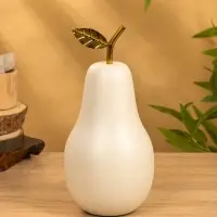 Сувенир "Груша с золотым листом" 12х12х25 см, цв. матовый белый