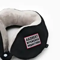 Подушка для путешествий бархатная формовая "Недоступен", черная