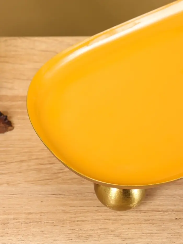 Блюдо сервировочное текстурное на золотых ножках сферах &laquo;Песок&raquo;, 29&times;15.5&times;7 +/- 0.5 см