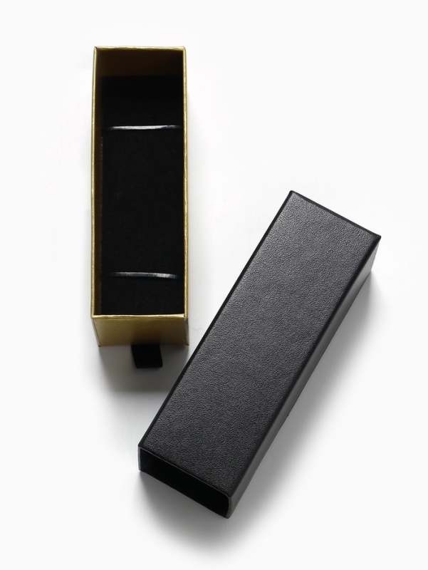 Коробочка подарочная под набор "Помада",4*12*4 см,  цвет чёрный