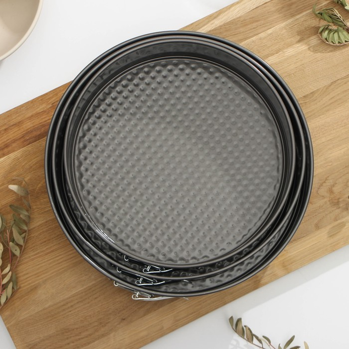 Набор форм для выпечки Доляна &laquo;Элин. Круг&raquo;, 3 предмета: d=24/26/28 см, съёмное дно, антипригарное покрытие, цвет чёрный