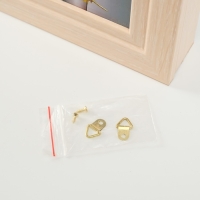 Ключница  "Пять перьев" молочный дуб 16х31 см МИКС