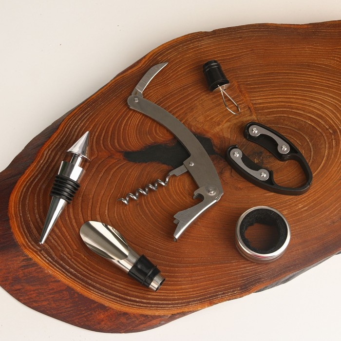 Винный набор: штопор, аэратор и каплеулавливатель для бутылки вина &laquo;&laquo;Для истинных ценителей&raquo;.