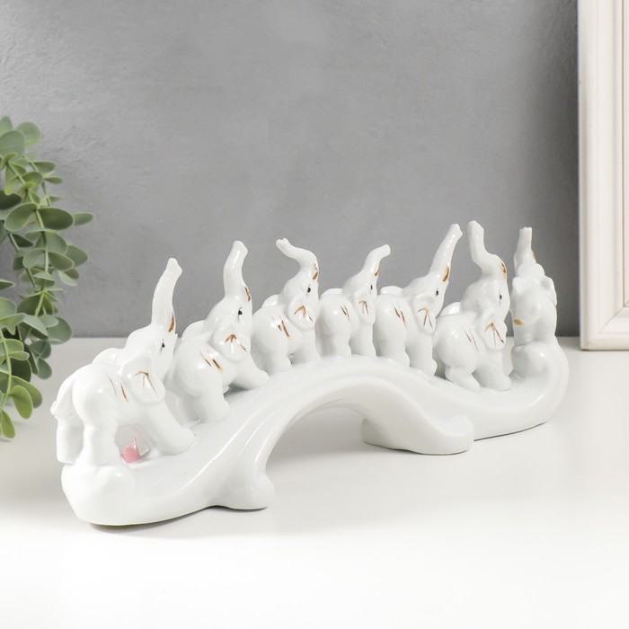 Сувенир керамика "Семь слонов на волне" белые 13х33,7х7,5 см