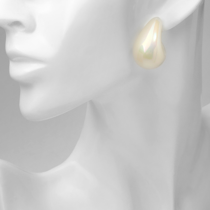 Серьги пластик &laquo;Капля&raquo; гладкие мах, цвет белый