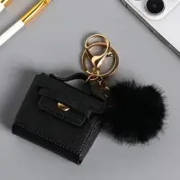 Брелок кожзам с карабином, с пушистиком "Сумочка" чёрный 5,8х2,4х5 см