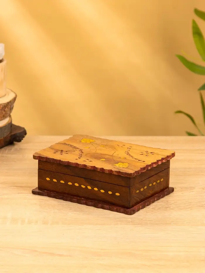 Шкатулка резная "Листья" 18х13х6 см, дерево шишам