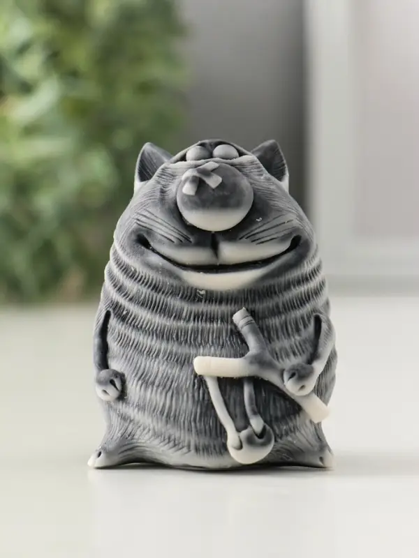 Сувенир "Кот хулиган с рогаткой" 7 см